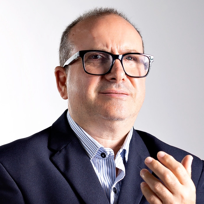  Eduardo Agazarian 