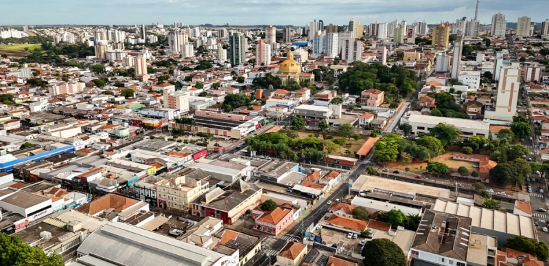Há <b>95 anos</b> trabalhando pelo desenvolvimento do comércio, industria e serviços de <b>São Carlos</b> e região