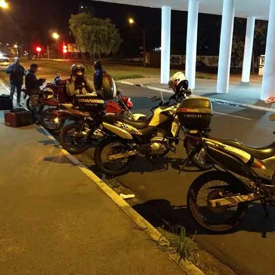 PM atende ACISC e realiza fiscalização em motos barulhentas