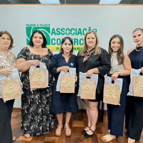 ACISC e CME entregam kits para crianças atendidas no Projeto Pequeno Príncipe 