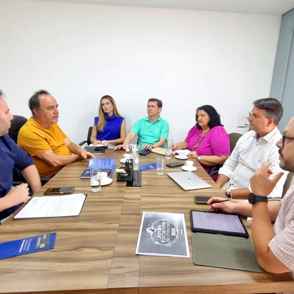 ACISC e Prefeitura de São Carlos discutem projetos e parcerias em reunião no Paço Municipal 